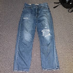 Levi’s Ribcage Straight Jeans Size 29 - lightly worn